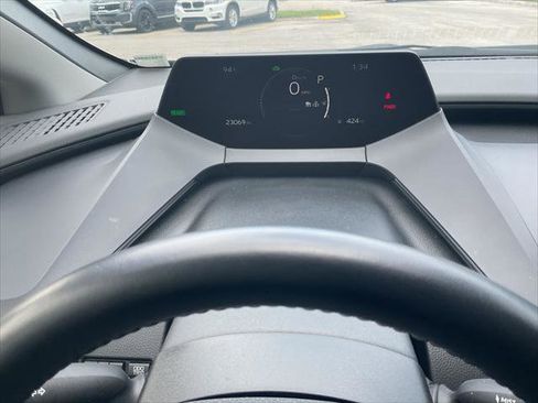 Used 2024 Toyota Prius LE image 32