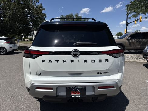 Certified 2024 Nissan Pathfinder SL w/ SL Premium Package AWD/4WD image 8