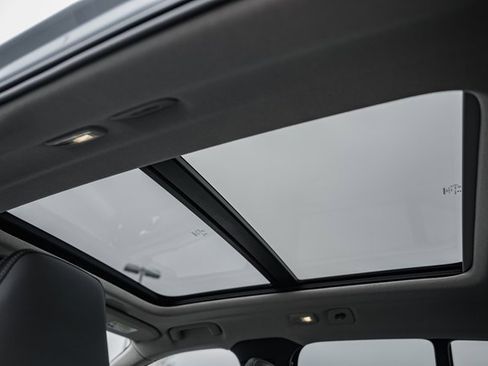 New 2026 Volvo XC40 B5 Plus w/ Protection Package Premier image 36