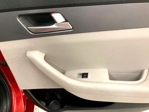 Used 2017 Hyundai Sonata SE image 35