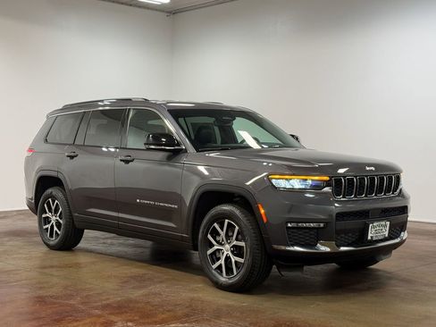 Used 2024 Jeep Grand Cherokee L Limited image 22