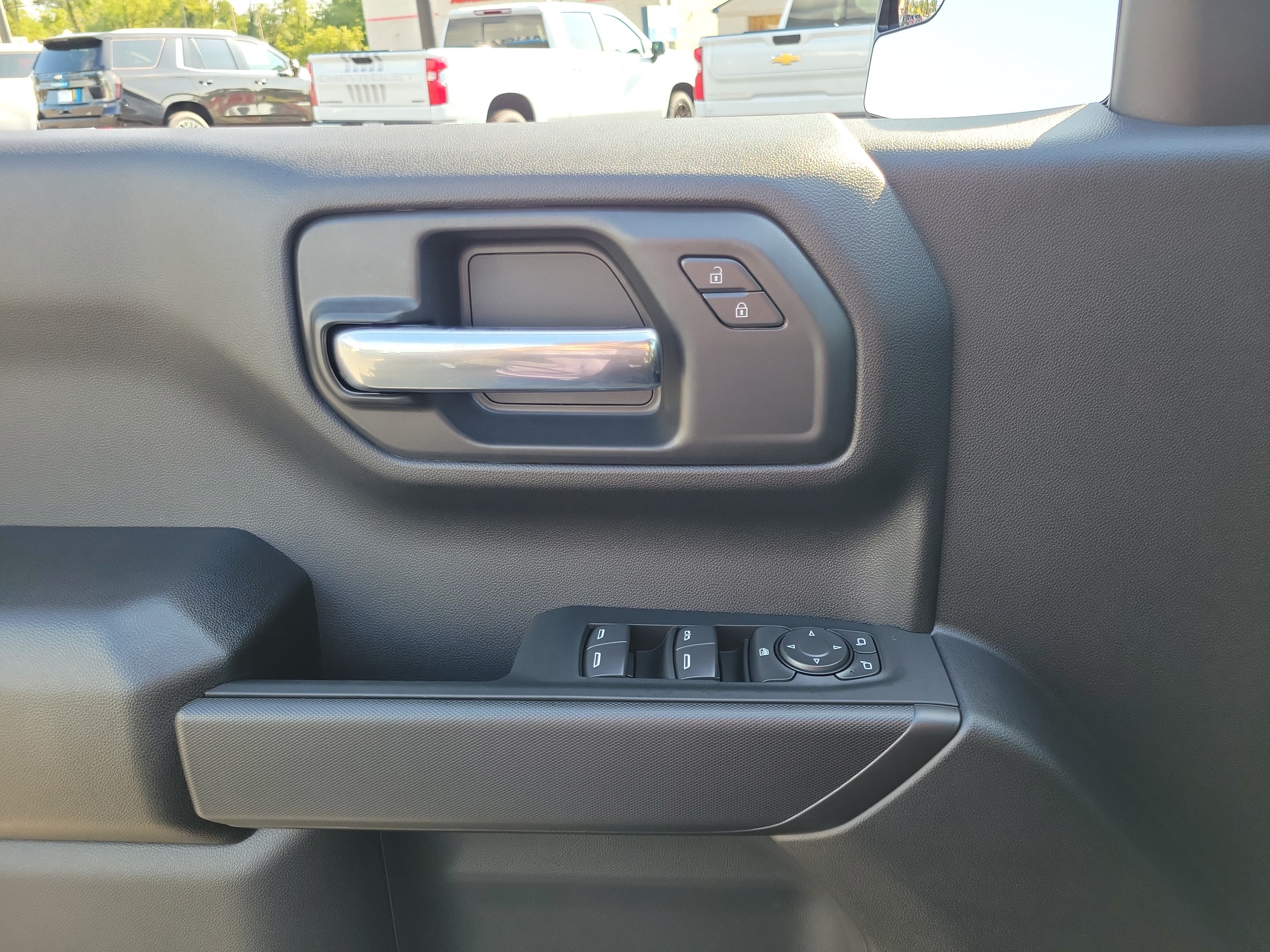 Used 2026 Chevrolet Silverado 1500 Custom AWD/4WD image 17