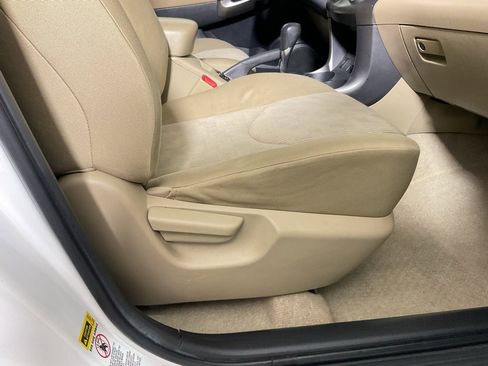 Used 2011 Toyota RAV4 4WD image 26