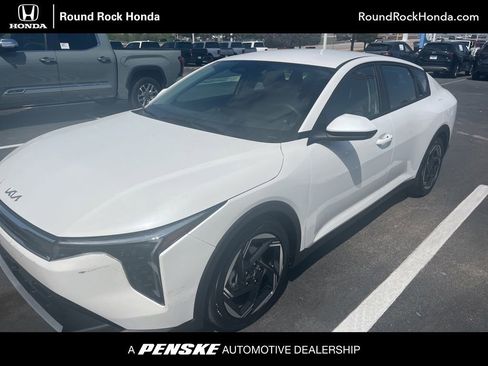 Used 2025 Kia K4 EX image 1