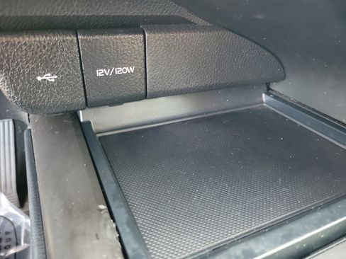 Used 2021 Toyota Camry SE w/ Convenience Package image 31