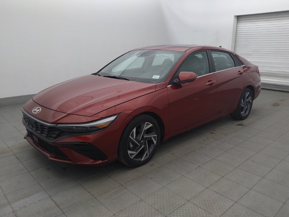 Used 2025 Hyundai Elantra Limited FWD image 2
