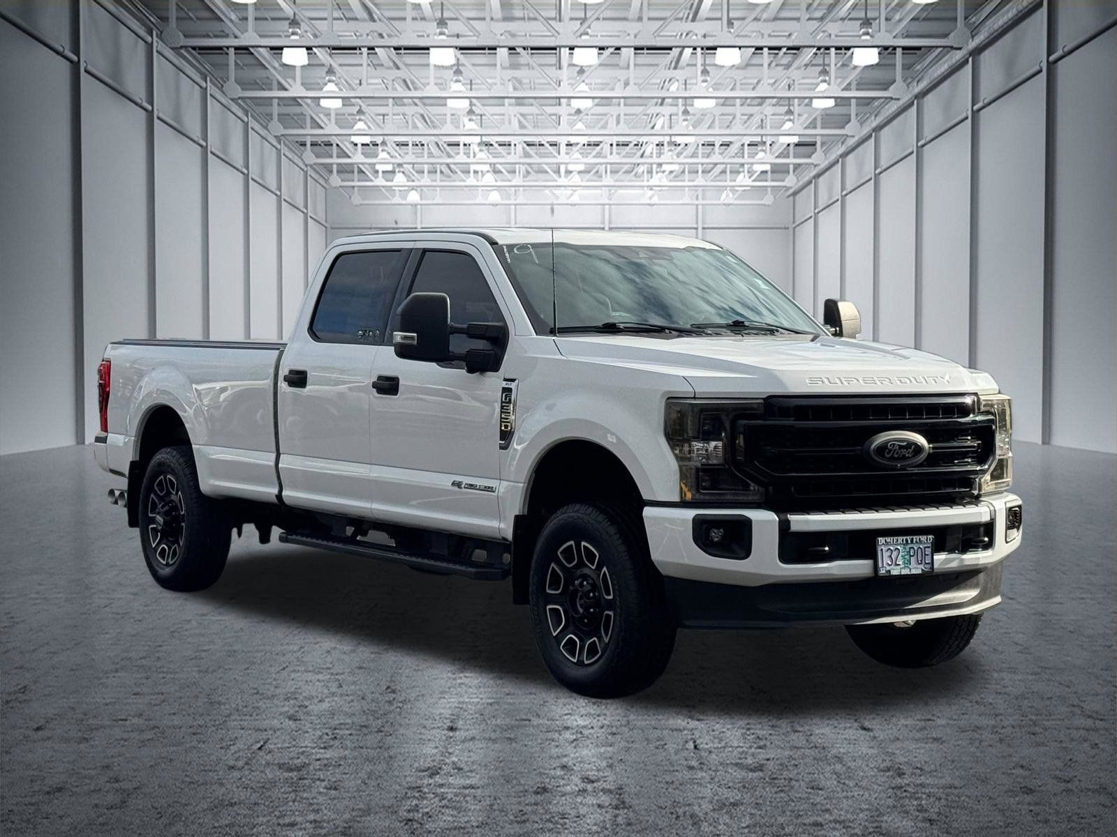 Used 2022 Ford F350 XLT w/ Black Appearance Package AWD/4WD image 4