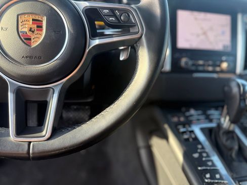 Used 2017 Porsche Macan image 17