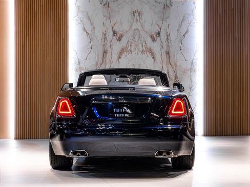 Used 2019 Rolls-Royce Dawn image 6