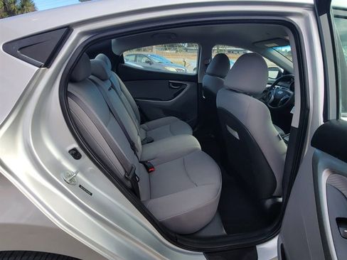 Used 2013 Hyundai Elantra GLS w/ Preferred Pkg image 10