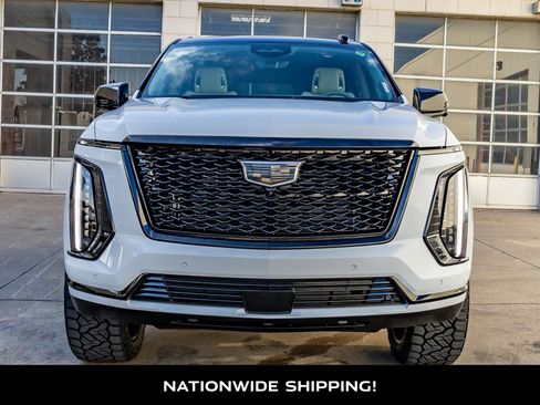 Used 2026 Cadillac Escalade Platinum Sport w/ LPO, ONYX Package image 4