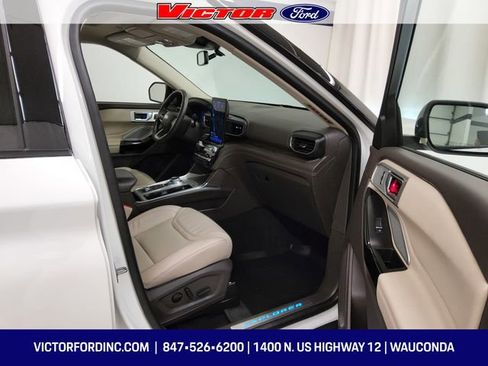 Certified 2022 Ford Explorer Platinum w/ Equipment Group 601A image 18