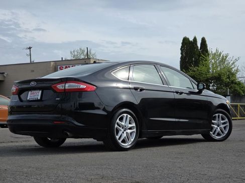 Used 2016 Ford Fusion SE FWD image 11
