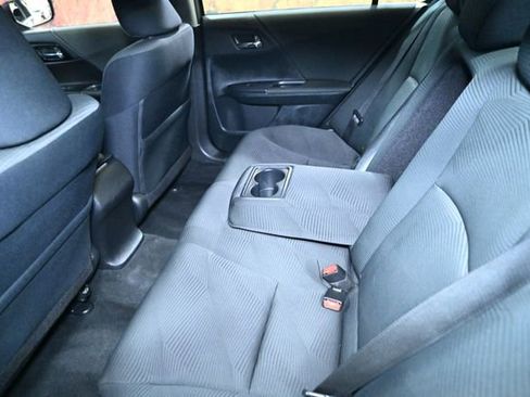 Used 2017 Honda Accord LX image 38