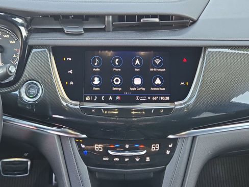 Used 2022 Cadillac XT6 Sport w/ Technology Package image 15