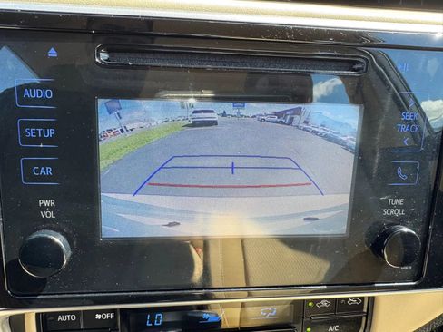 Used 2017 Toyota Corolla LE w/ Carpet Mat Package (TMS) FWD image 14