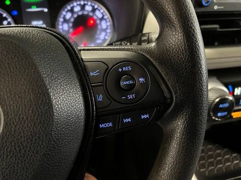 Used 2020 Toyota RAV4 XLE w/ Convenience Package FWD image 26