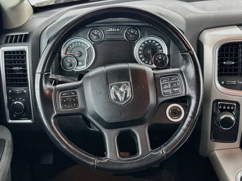 Used 2020 RAM 1500 Classic SLT w/ Luxury Group RWD image 18