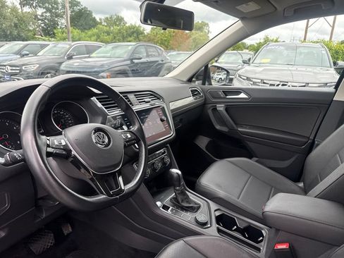 Used 2019 Volkswagen Tiguan SE w/ Panoramic Sunroof Package AWD/4WD image 15