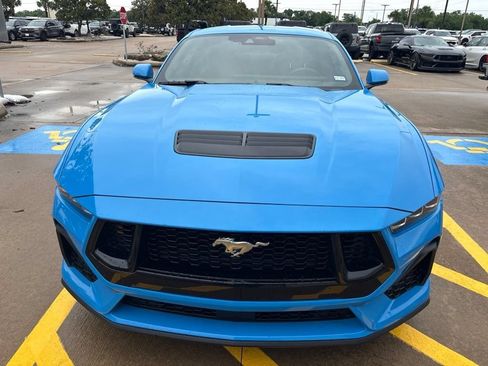 Used 2025 Ford Mustang GT Premium RWD image 2