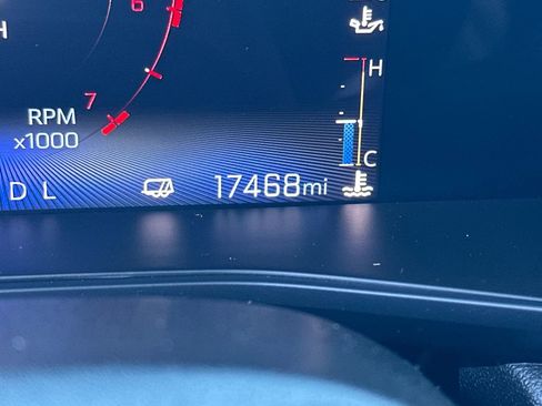 Used 2023 Chevrolet Colorado Trail Boss w/ Technology Package image 16