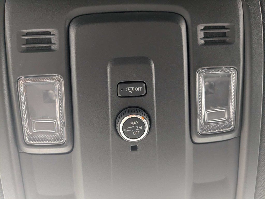 Used 2025 Chevrolet Tahoe LT AWD/4WD image 43