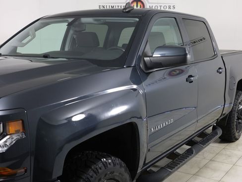 Used 2018 Chevrolet Silverado 1500 LT w/ All Star Edition AWD/4WD image 44