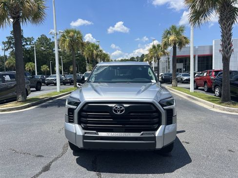 Used 2022 Toyota Tundra SR5 w/ SR5 Convenience Package AWD/4WD image 3