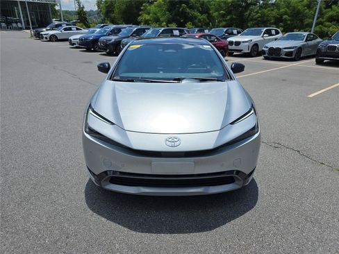 Used 2023 Toyota Prius XLE FWD image 8