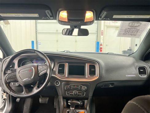 Used 2022 Dodge Charger SXT image 10