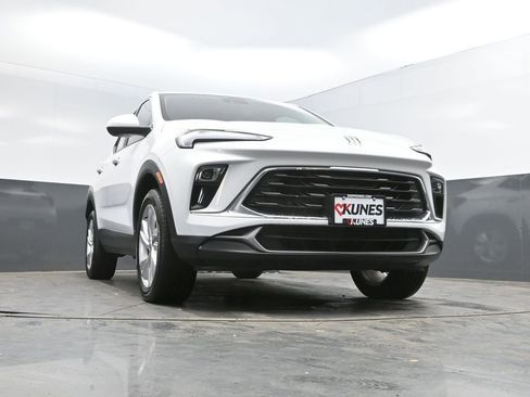 Used 2025 Buick Encore GX Preferred image 31