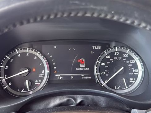 Certified 2021 Toyota Highlander XLE FWD image 24