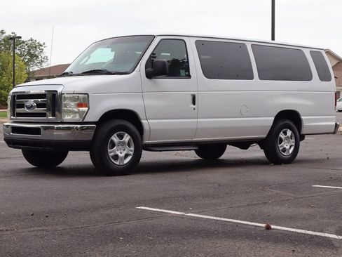Used 2010 Ford E-350 and Econoline 350 XLT RWD image 11
