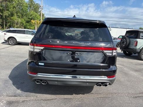 Certified 2025 Lincoln Aviator Reserve w/ Equipment Group 201A AWD/4WD image 4