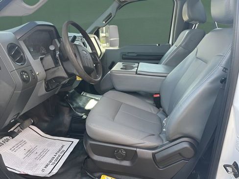 Used 2016 Ford F550 4x4 Regular Cab Super Duty image 11