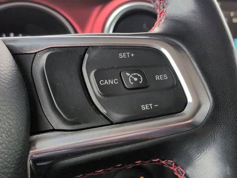 Used 2022 Jeep Wrangler Unlimited Rubicon w/ LED Lighting Group AWD/4WD image 24