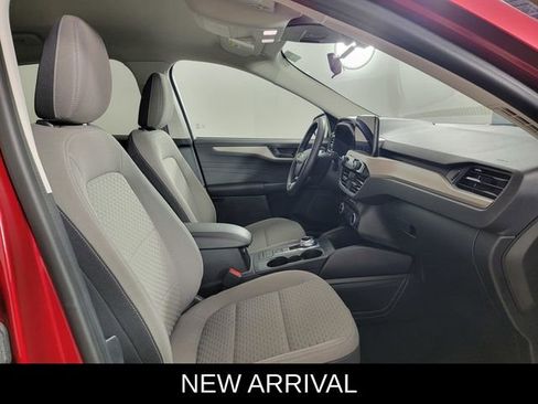 Certified 2022 Ford Escape SE w/ Cold Weather Package AWD/4WD image 17