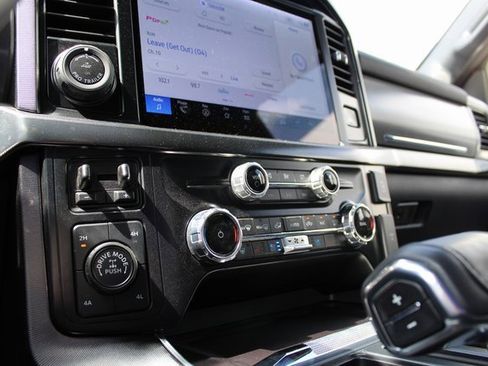 Used 2024 Ford F150 Platinum image 30