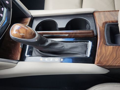 Used 2018 Cadillac XTS Premium Luxury image 24