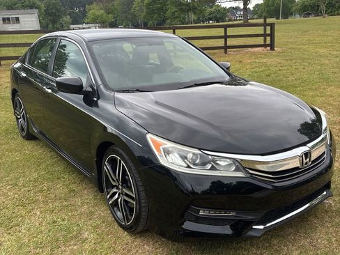 Used 2017 Honda Accord Sport Special Edition image 4