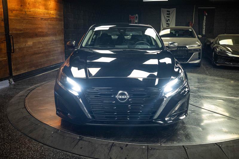 Used 2024 Nissan Altima 2.5 SV FWD image 4