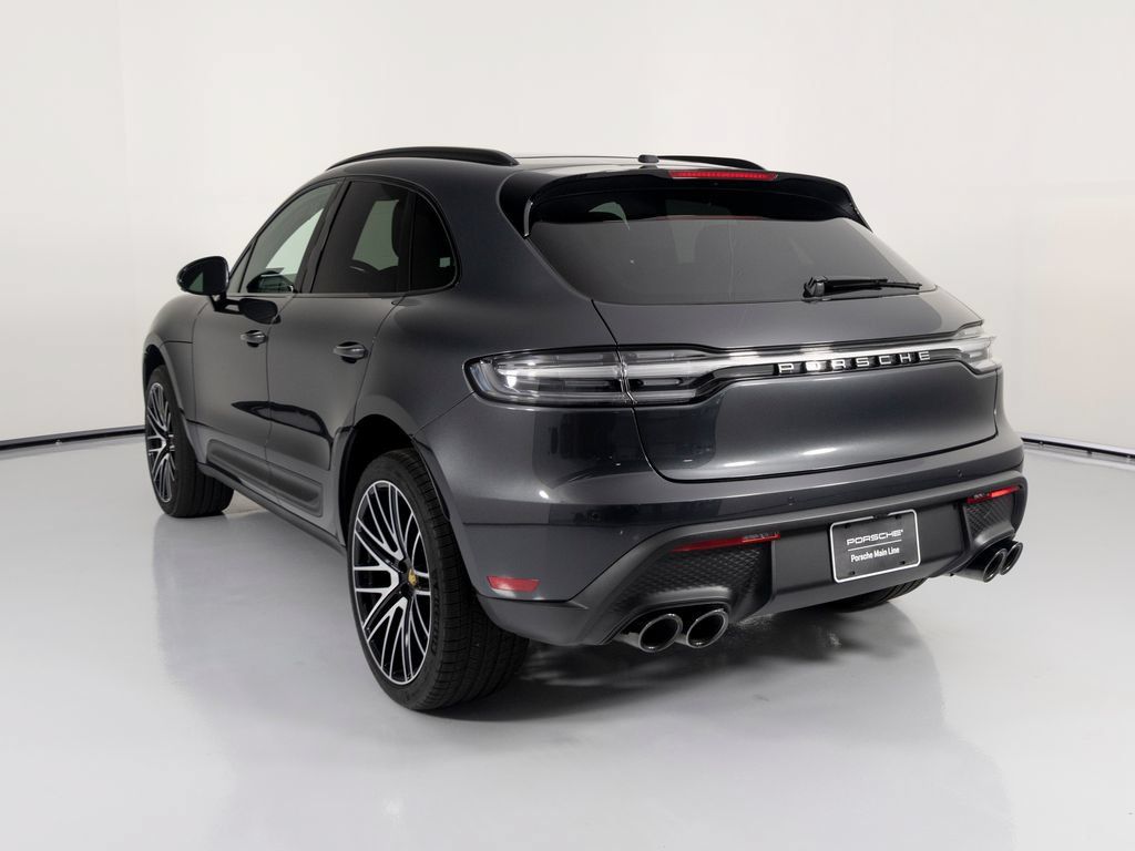Certified 2026 Porsche Macan AWD/4WD image 9