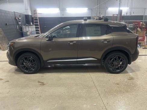 New 2026 Nissan Kicks SR w/ Cold Weather Package image 2