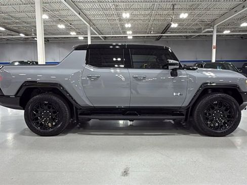 Used 2025 GMC Hummer EV 2X image 3