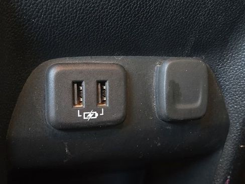 Used 2022 Chevrolet Colorado Z71 w/ Safety Package image 15