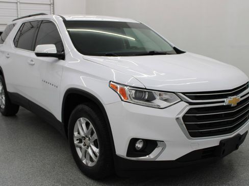 Used 2019 Chevrolet Traverse LT FWD image 4