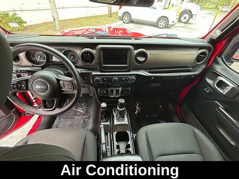 Used 2019 Jeep Wrangler Sport AWD/4WD image 10