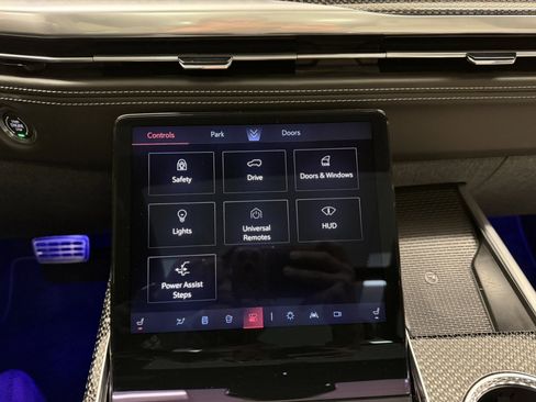 Used 2025 Cadillac Escalade V image 17