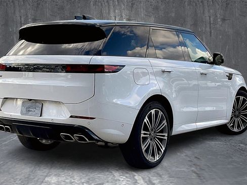 Used 2025 Land Rover Range Rover Sport Dynamic SE image 6