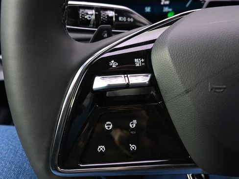 New 2026 Cadillac Optiq Luxury 1 image 32